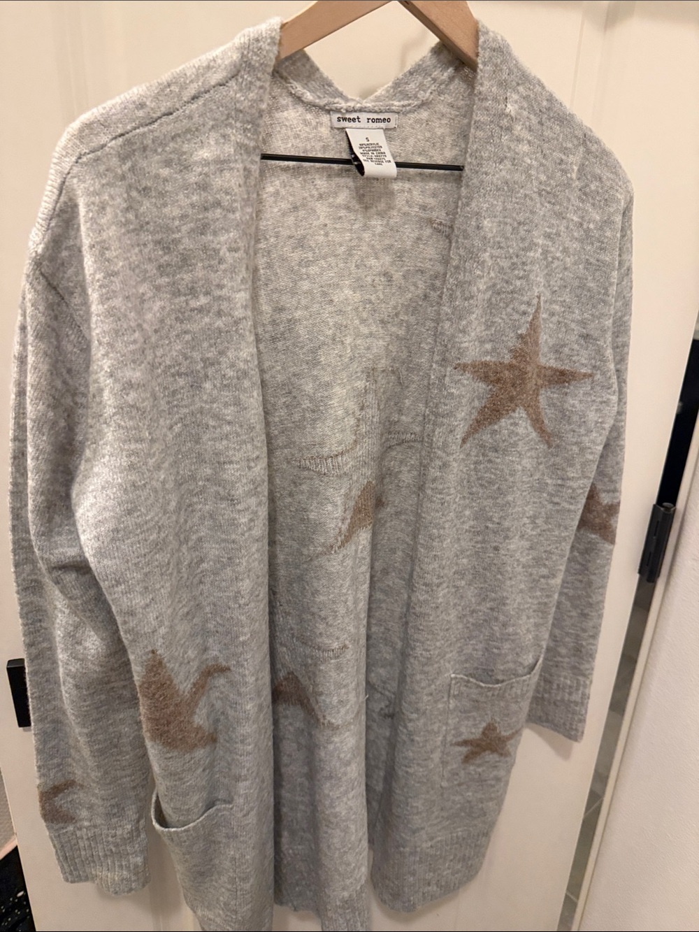 Sweet Romeo Light Gray Open-Front Star Cardigan with Tan Stars